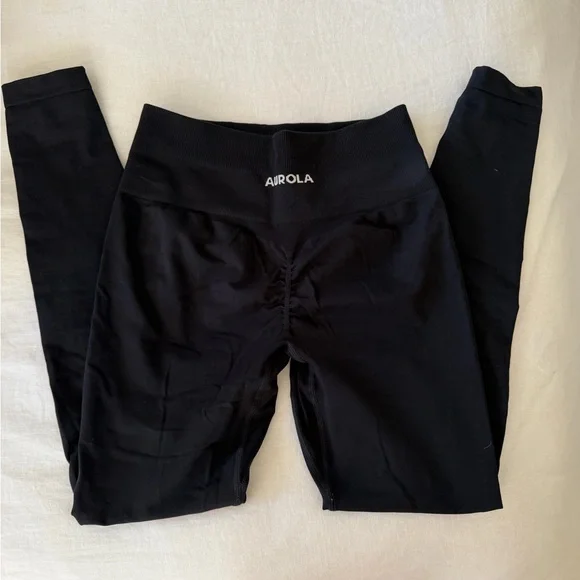 Aurola Dream black Scrunch Butt Leggings - Picture 3 of 3